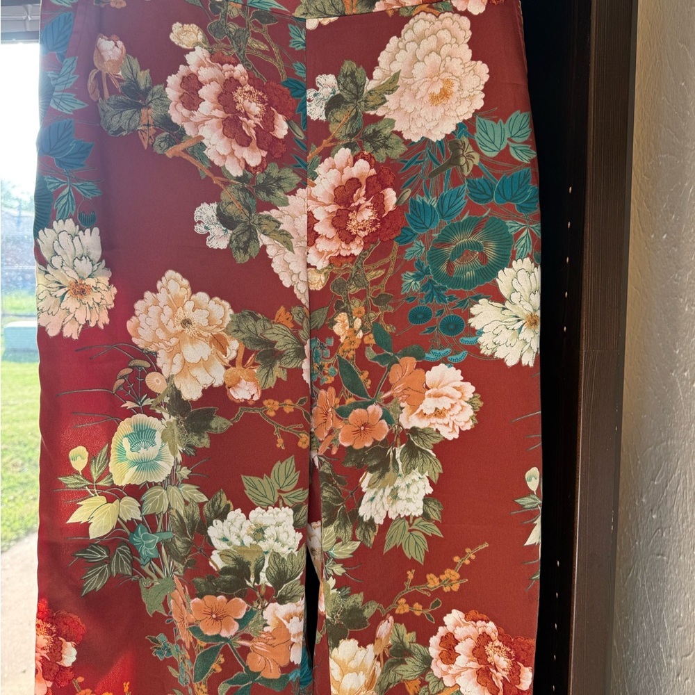 CHICOS—Rust Floral Wide-Leg Pants with Teal & Cream Blooms - Picture 7 of 8